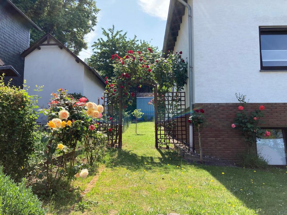 Ferienwohnung Rosengarten Osburg Екстериор снимка